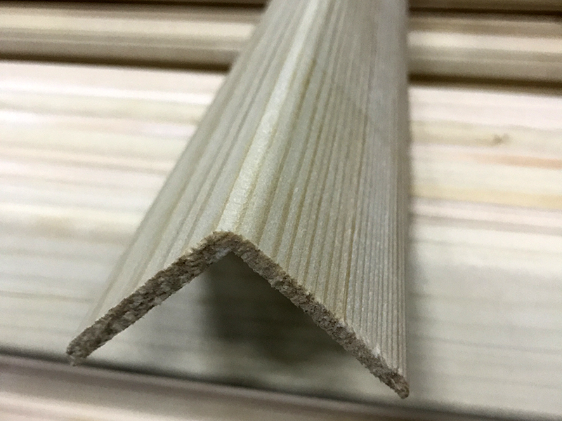 уголок из сосны без сучков